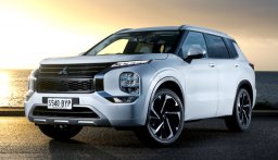 Компания Mitsubishi отложила выход нового «Аутлендера» в России, оставив нам модель 10-летней давнос