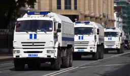 До 300 тысяч рублей: в России увеличили штраф за езду без прав