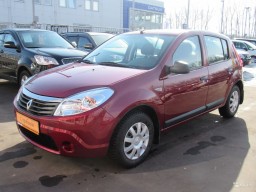 RENAULT / SANDERO / 21B / ROUGE TOREADOR